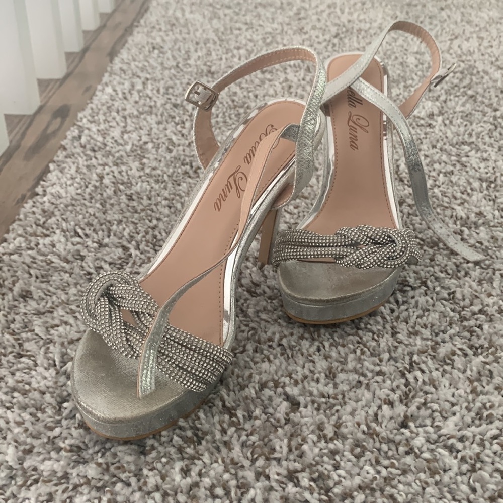 Heels - Picture 3 of 3